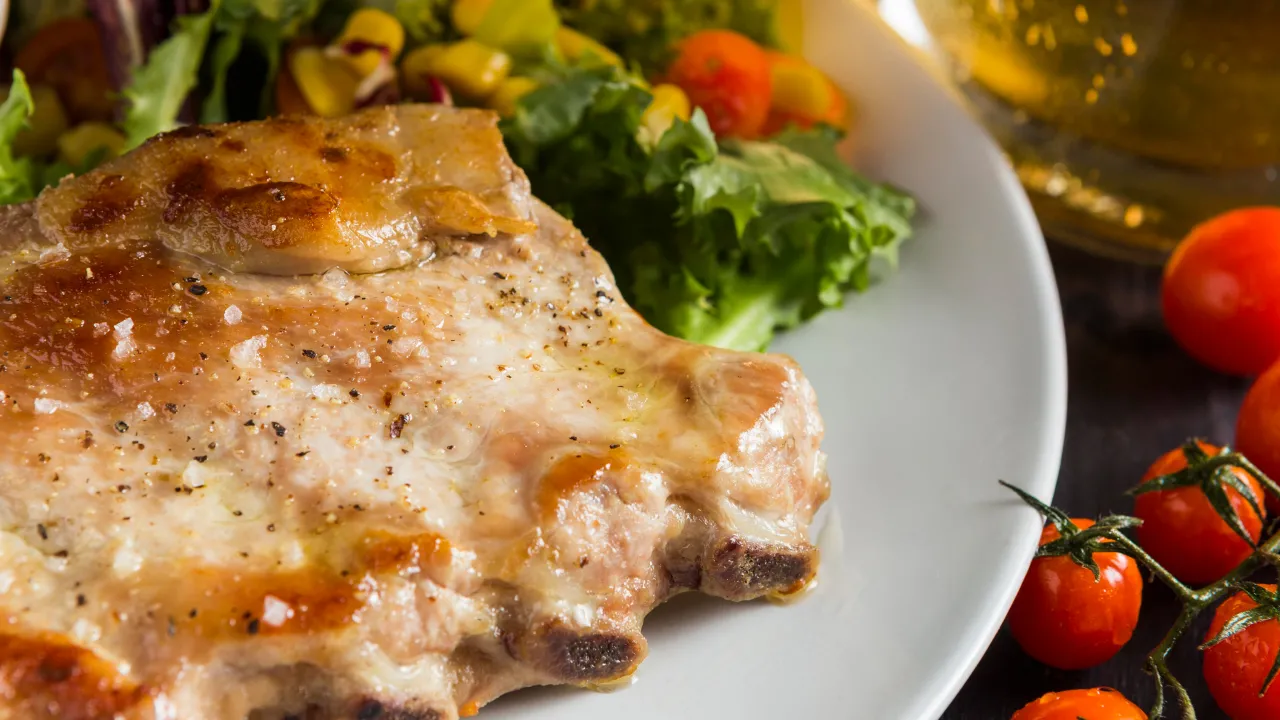 Секрет ніжного м’яса по-французьки: простий рецепт для господинь 