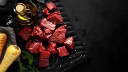 Найсмачніший маринад для соковитого м’яса: три інгредієнти, які змінюють усе - фото