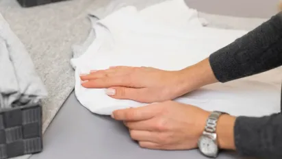 Як позбутися стійких плям дезодоранту: найефективніші методи - фото