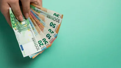 Старі купюри євро: які діють, а які можуть не прийняти - фото