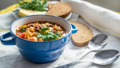 Щоб бульйон не був каламутним: що додати і як варити - фото