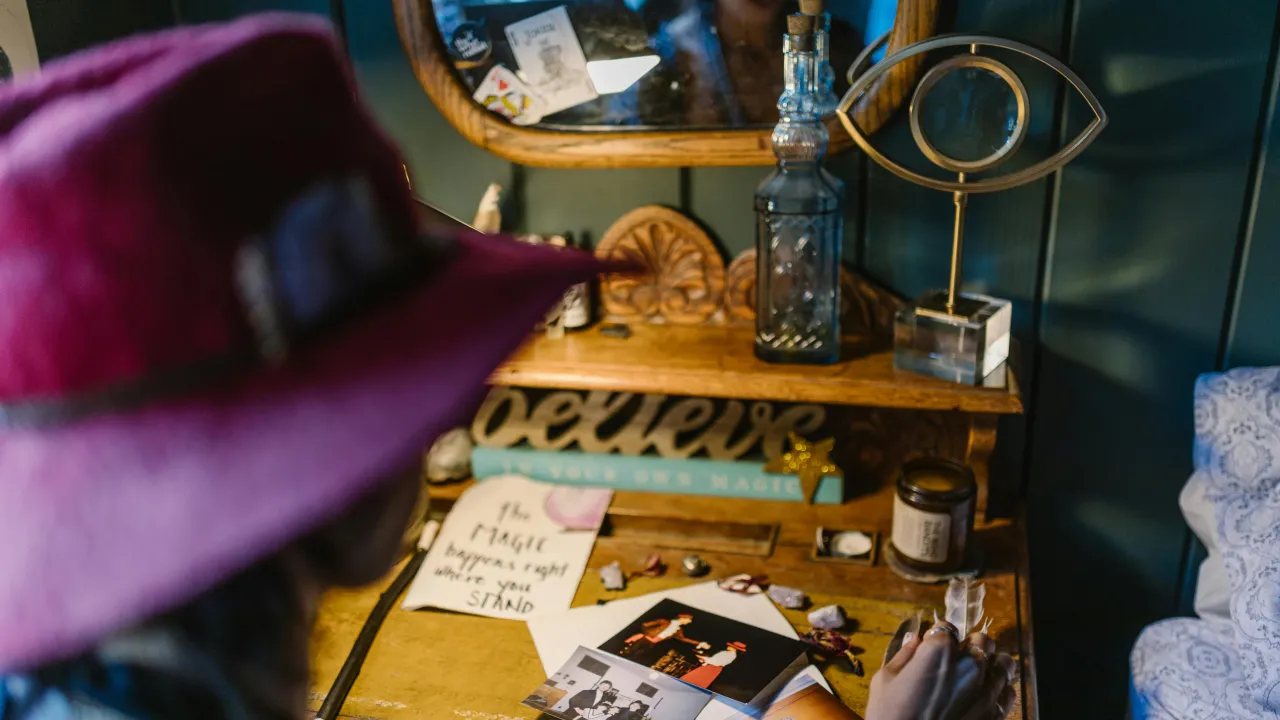 Фінансовий гороскоп на жовтень 2025: кому світять прибутки, а кому борги 