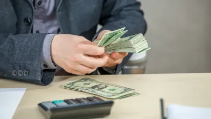 Народні прикмети в день зарплати, які допомагають грошам примножуватися - фото