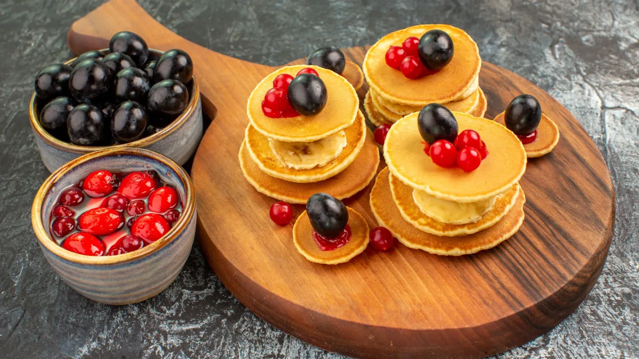 Пишні панкейки на розпушувачі: простий рецепт, який завжди виходить ідеальним 