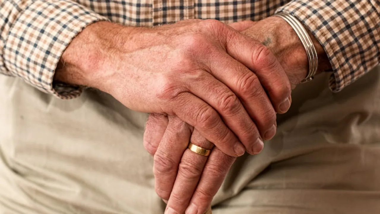 Пенсіонерам 65+ виплатять по 3 700 грн: хто отримає гроші в першу чергу 