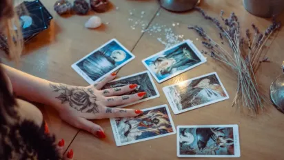 Гороскоп на 29 вересня 2025 року за картами Таро для всіх знаків Зодіаку - фото