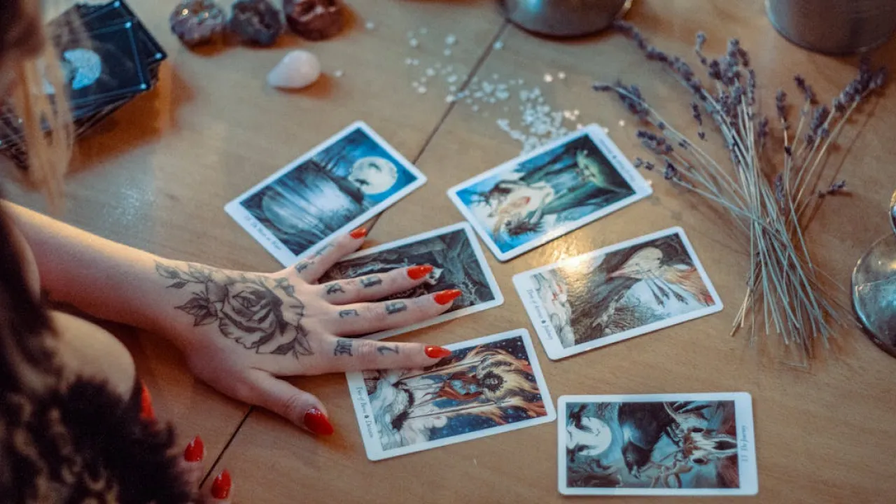 Гороскоп на 29 вересня 2025 року за картами Таро для всіх знаків Зодіаку 