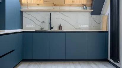 Ефективні способи очищення дерев’яних та пластикових фасадів кухні - фото