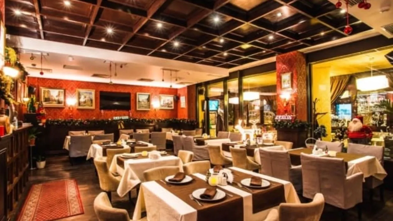 В Україні з 1 жовтня можуть закритись ресторани і тютюнові магазини : у чому причина 