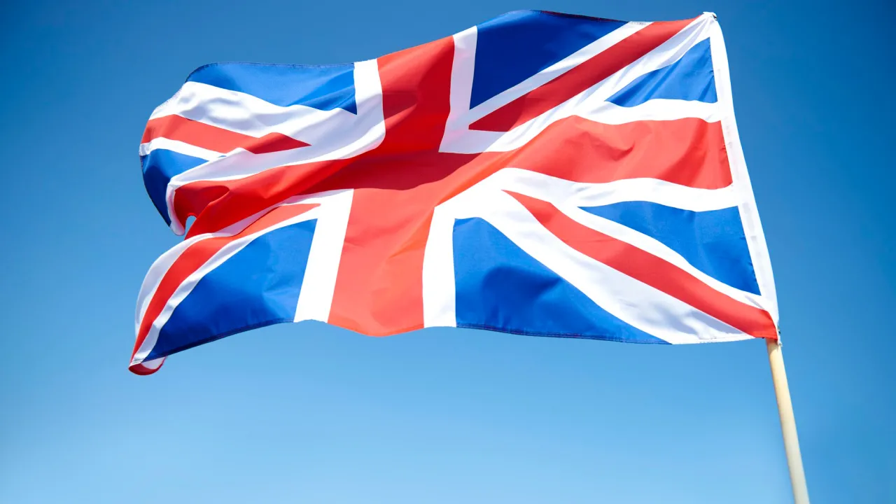 Нові умови для біженців у Британії: як українцям отримати постійний дозвіл 