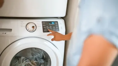 Як правильно доглядати за пральною машинкою: прості способи - фото
