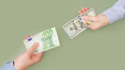 Долар та євро подешевшали: який курс встановили банки та обмінники 1 жовтня 2025 року - фото