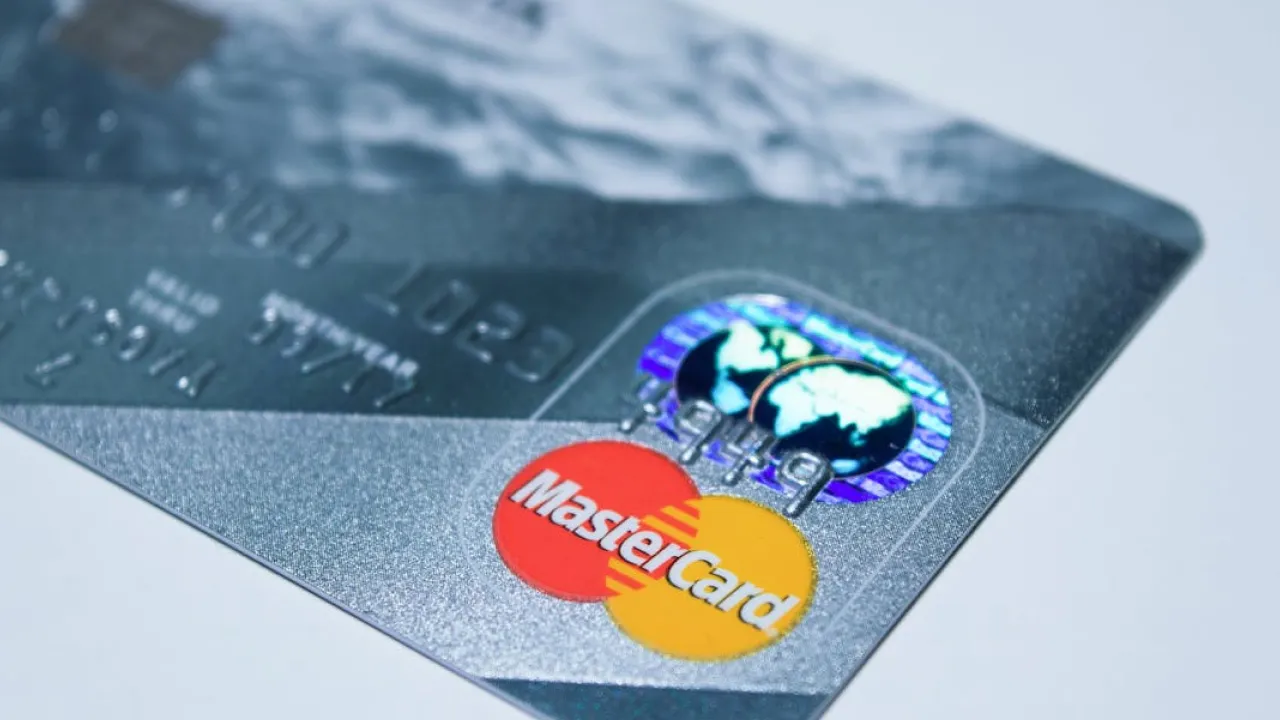 За 2 тижні гроші будуть на карті: почало діяти нововведення, про яке попереджали 