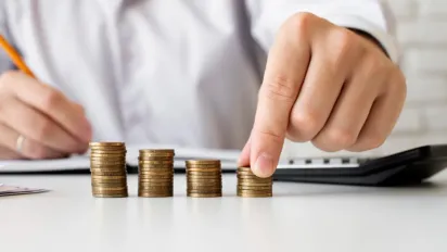 Обмеження зарплат чиновників: Верховна Рада може ввести ліміт у 80 тисяч гривень - фото