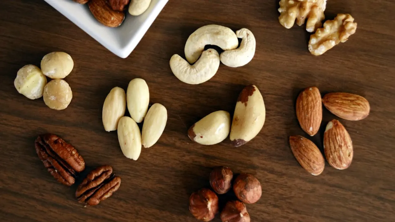 Експерти назвали найкорисніші горіхи, які варто додати до щоденного раціону 