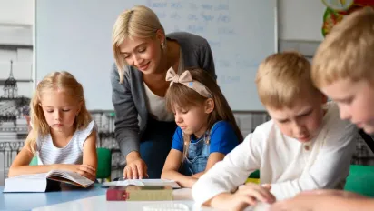 Вчителі отримуватимуть мінімум 19 000 грн з 1 вересня 2026 року – Сергій Бабак - фото