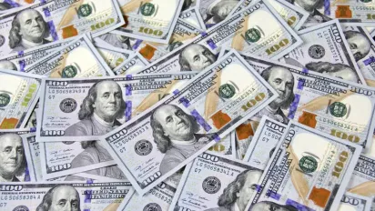 Долар та євро стрімко рвонули вгору: оновлений курс валют на 10 жовтня - фото