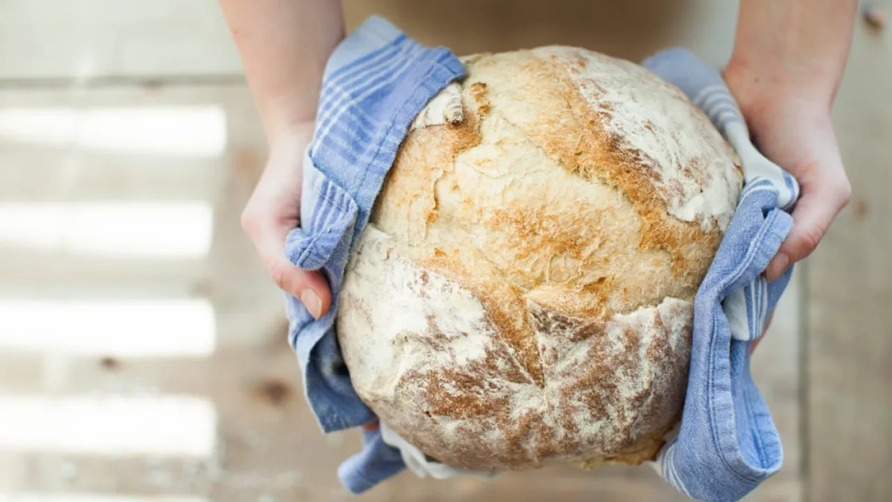 Обережно з білим хлібом: який вид вважають найшкідливішим 