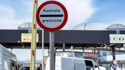 Українців можуть не впустити до Польщі: що обов’язково треба мати при собі на кордоні? - фото