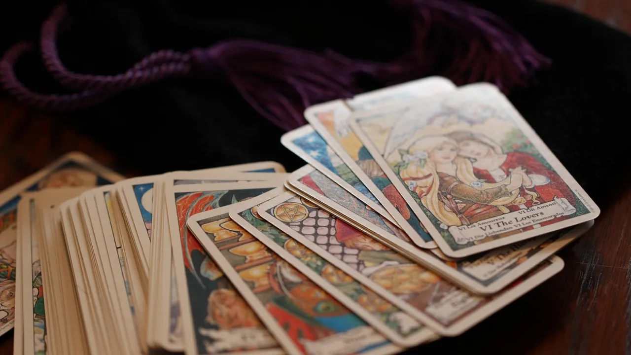 У цих знаків Зодіаку ось-ось почнеться "біла смуга": удача постукає в дім 