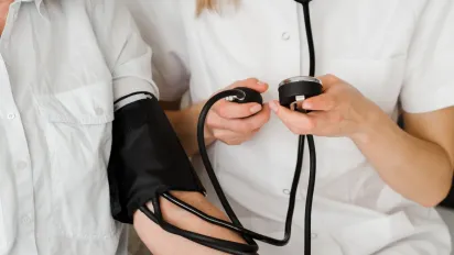 Як швидко нормалізувати тиск вдома: 5 перевірених способів - фото