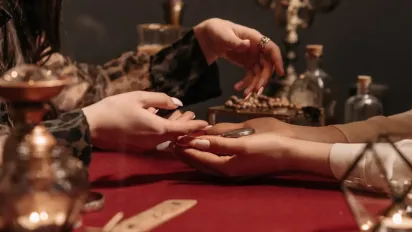 Гороскоп на 14 жовтня 2025 року за картами Таро для всіх знаків Зодіаку - фото