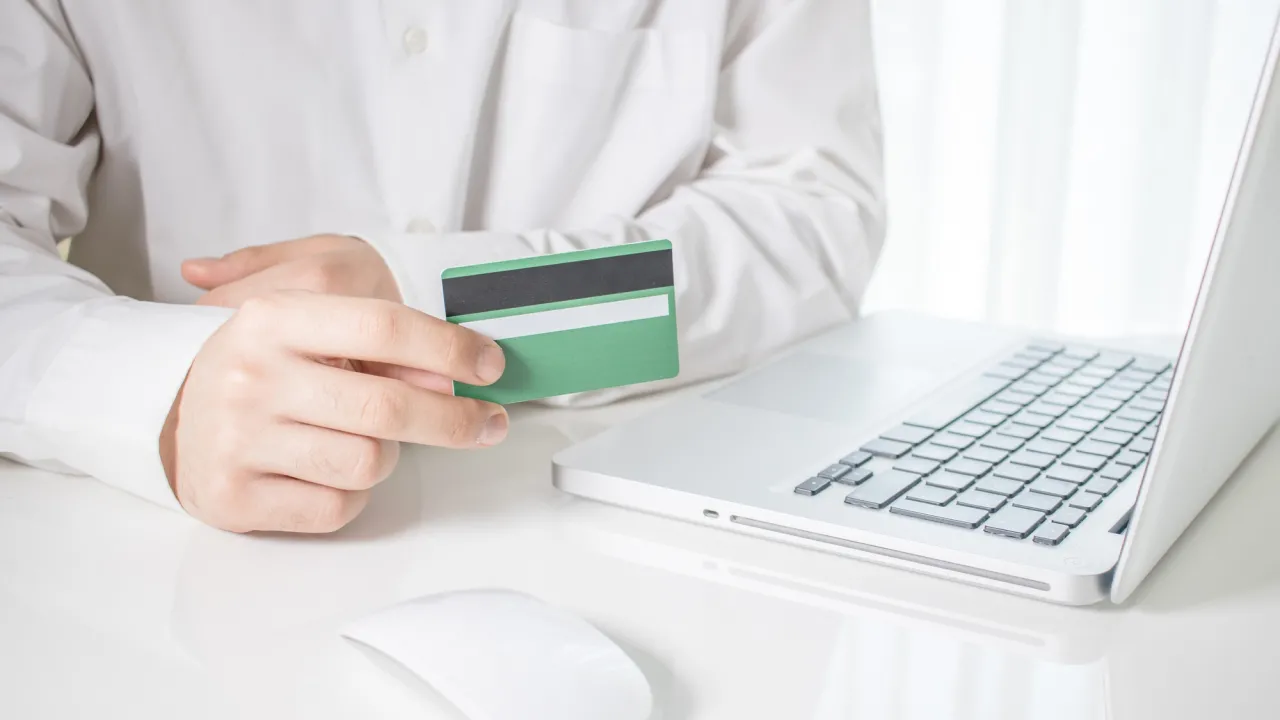 Чому українці досі не отримали Національний кешбек за серпень: пояснення Мінекономіки 