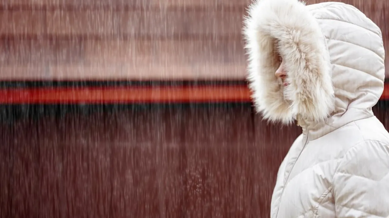 В Україну йде різке похолодання: можливий мокрий сніг і сильний вітер 