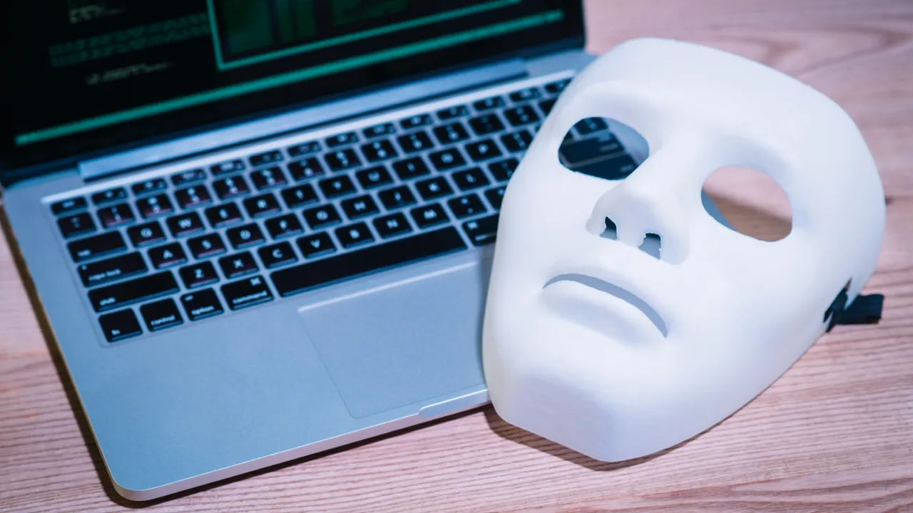 В Україні штрафують за поширення фейків: які суми загрожують і приклади судових рішень 