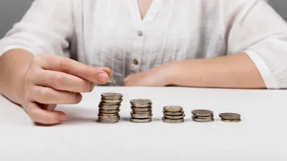 Пенсія 11 тисяч: який дохід і стаж потрібні, щоб отримати виплати - фото