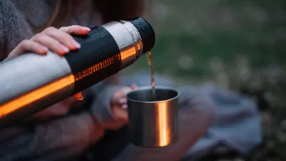 Як прибрати неприємний запах із термоса: два способи, що працюють безвідмовно - фото