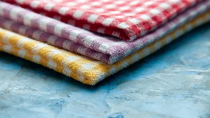 Як відіпрати жирні кухонні рушники без дорогих засобів - фото