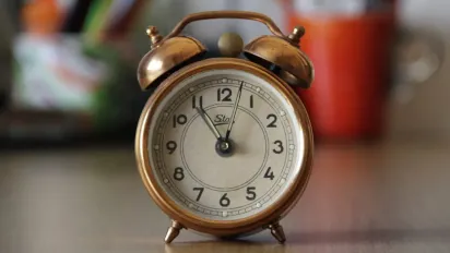 Чи будуть українці знову переводити годинники восени: з’явилося важливе уточнення - фото