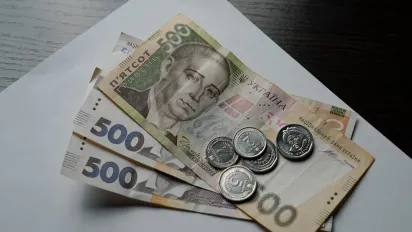 Українцям 40+ виплатять по 2000 грн: на що можна витратити - фото