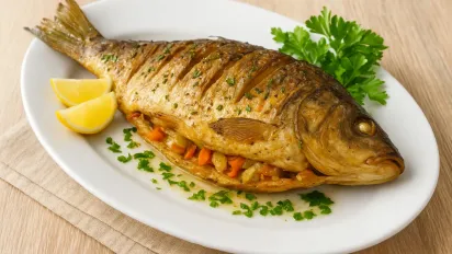Соковитий та ароматний короп у духовці: легкий рецепт для домашньої кухні - фото