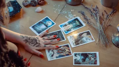 Гороскоп на 26 жовтня 2025 року за картами Таро для всіх знаків Зодіаку - фото