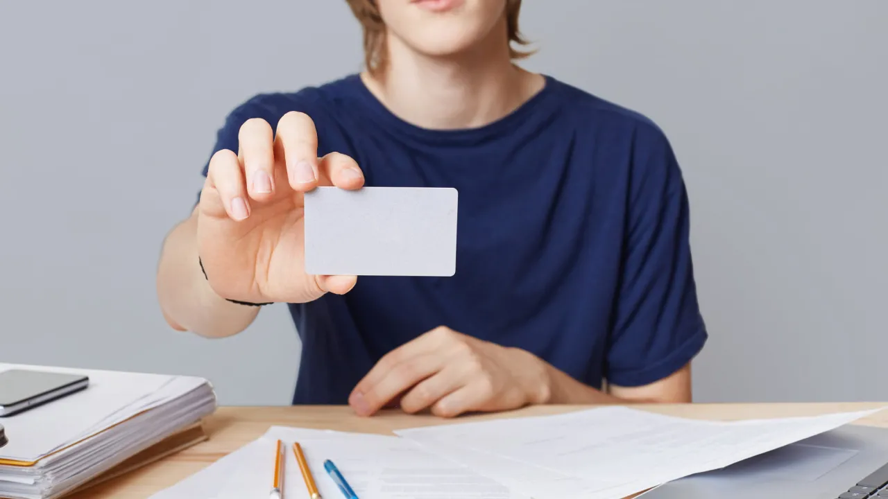 Встигніть до 1 листопада 2025 року: хто має пройти ідентифікацію, щоб не залишитися без виплат 