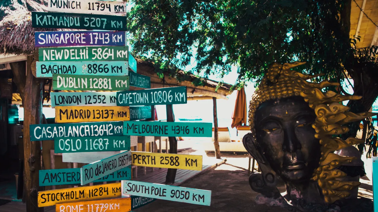 Нові назви, старі документи: що робити українцям після перейменування вулиць 