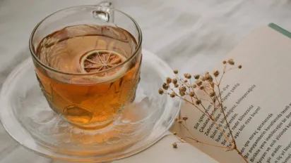 Дієтолог розповів, чому варто пити зелений чай з лимоном - фото