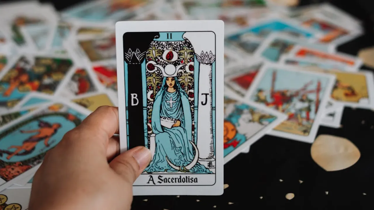 Гороскоп на 30 жовтня 2025 року за картами Таро для всіх знаків Зодіаку 