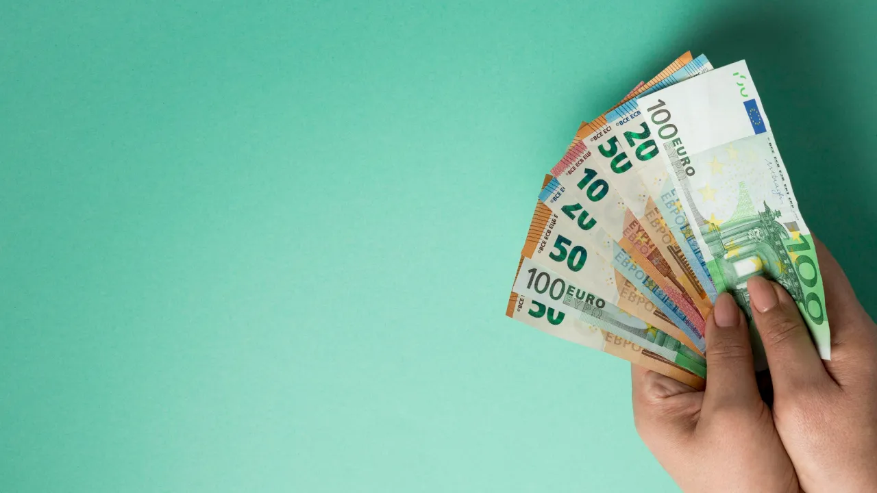 Європа оновлює євро: коли з’являться нові купюри та що робити зі старими 
