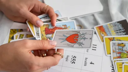  Гороскоп на 2 листопада 2025 року за картами Таро для всіх знаків Зодіаку - фото