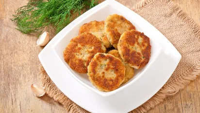 Не додавайте цього у фарш: два продукти, через які котлети не виходять соковитими - фото