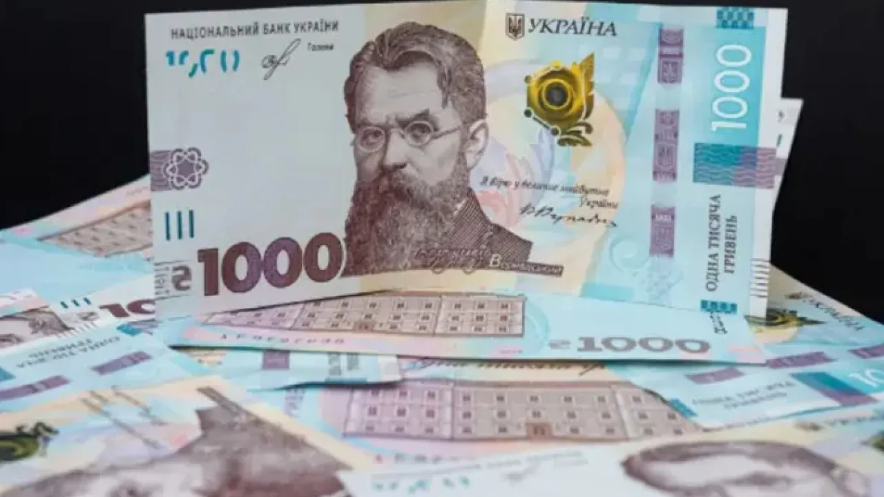 Українцям знову виплатять по 1000 гривень: уряд готує нову програму допомоги  