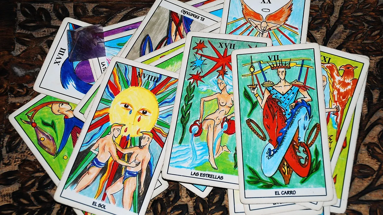 Гороскоп на 10 листопада 2025 року за картами Таро для всіх знаків Зодіаку  