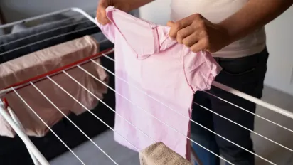 Білизна висихає за 2 години: метод із сушаркою та теплим повітрям - фото