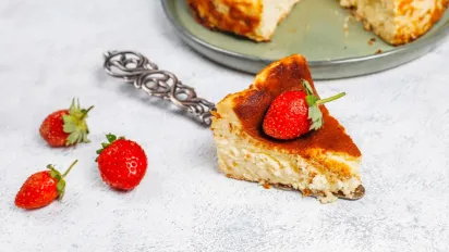 Сирна запіканка без духовки: найпростіший рецепт на сковороді - фото