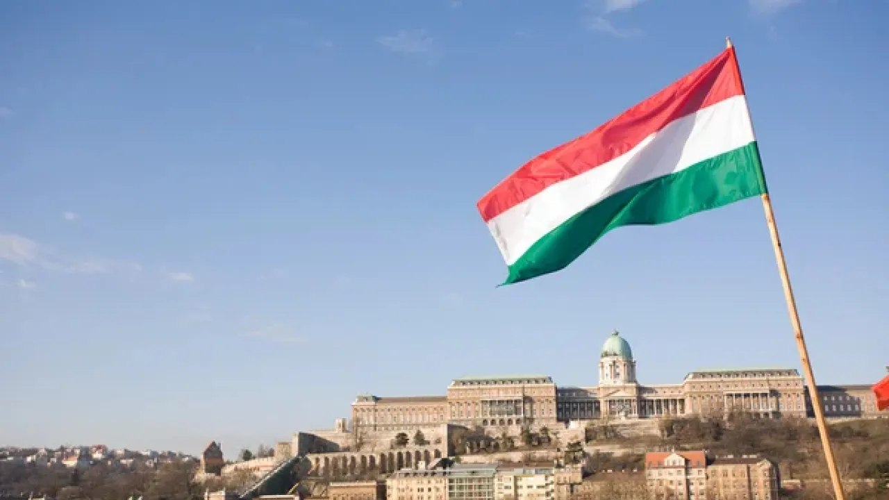 “Настав час зупинити це божевілля”: Угорщина критикує допомогу Україні після корупційних викриттів 