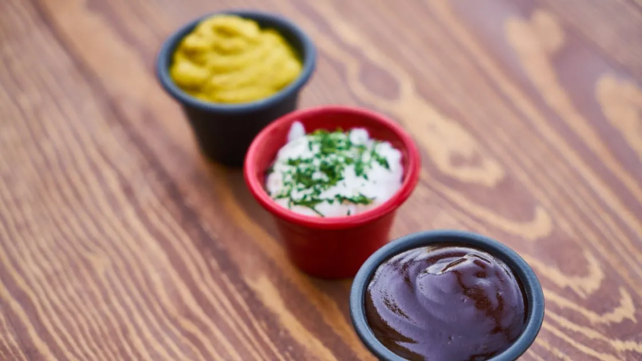 Ресторанна закуска з бюджетних продукті: простий рецепт для гостей 