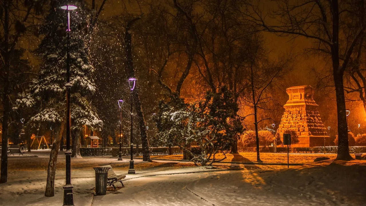 І потепління до +20, і мокрий сніг: синоптикиня розповіла про погоду в Україні у п'ятницю 